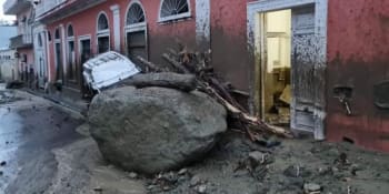 Hrůza na italské Ischii: Sesuv půdy zdevastoval ostrov, hledají se přeživší