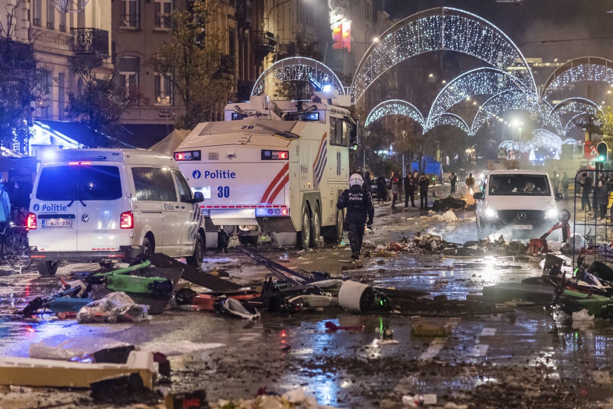 V Bruselu a Antverpách vypukly nepokoje