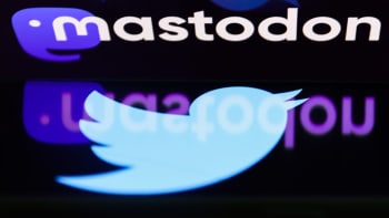 Lidé prchají z Twitteru na Mastodon. Tato sociální síť má však jednu zásadní slabinu