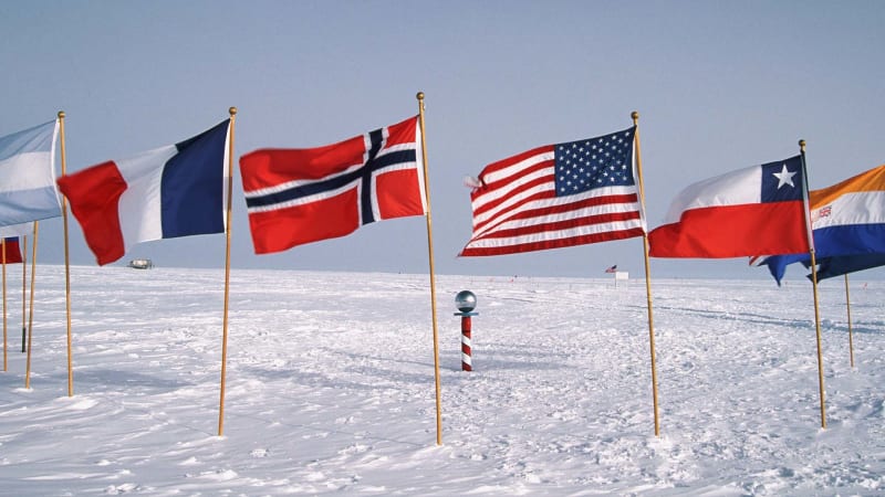 Před 93 lety byl letecky pokořen jižní pól. Šlo o největší a nejdražší expedici své doby
