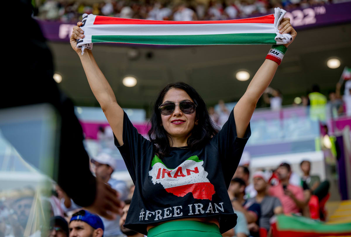Do Kataru přicestovala spousta íránských fanoušků, kteří rozhodně nefandí režimu ve své rodné zemi.