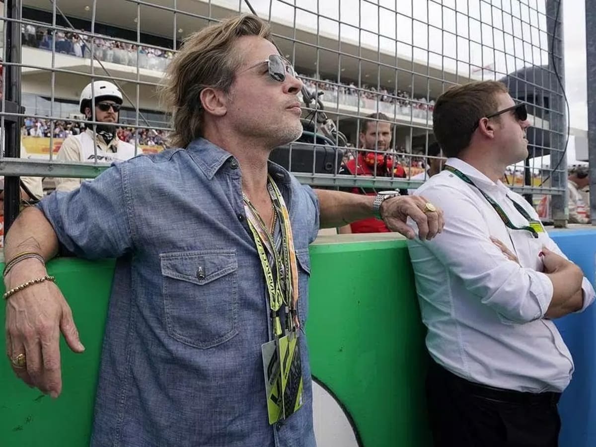 Brad Pitt nasával atmosféru formule 1 během letošním Velké ceny v texaském Austinu.