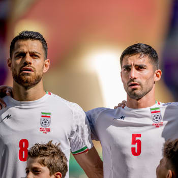 Íránští fotbalisté se na šampionátu v Kataru nachází v nelehké pozici.