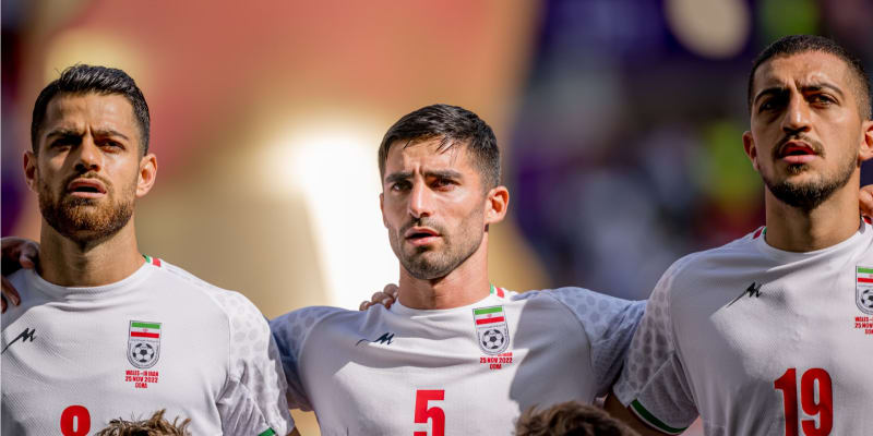 Íránští fotbalisté se na šampionátu v Kataru nachází v nelehké pozici.