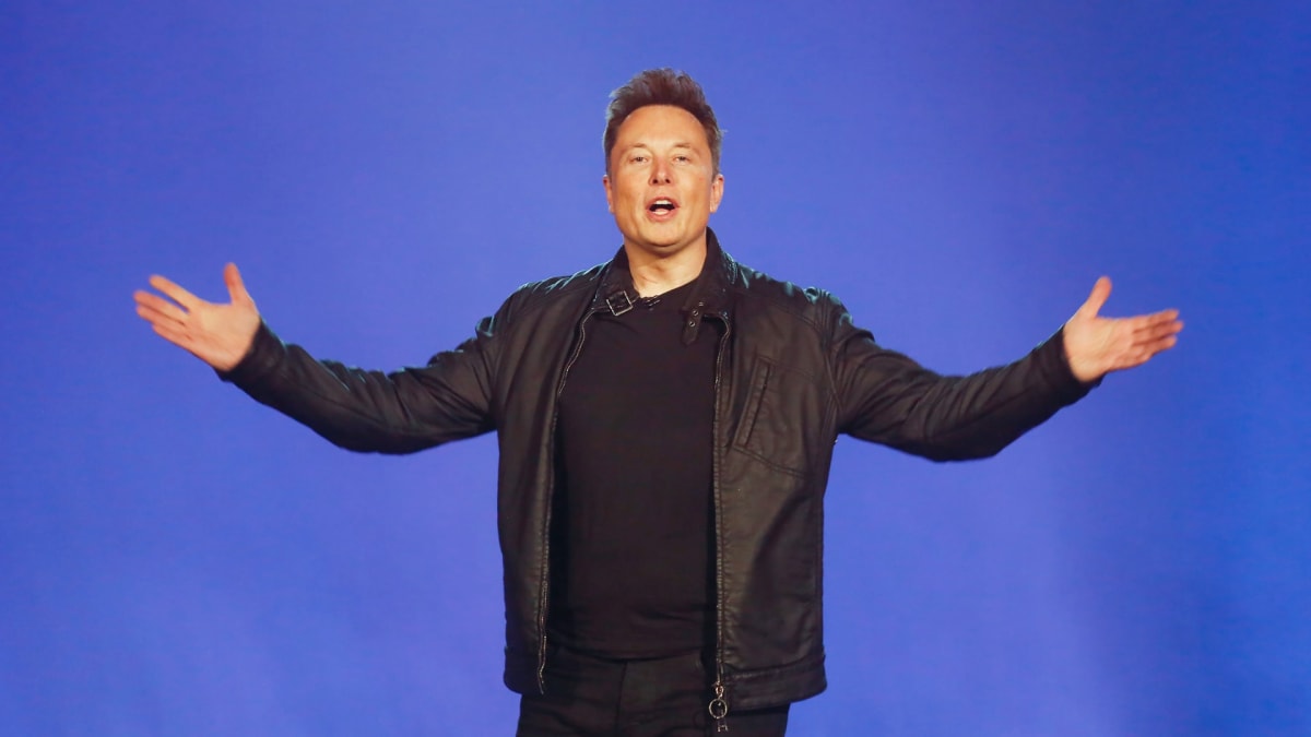 Elon Musk popírá, že by měl jakýkoli vztah s manželkou zakladatele Googlu.