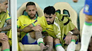 Zásadní chvíle se blíží a Brazilci trnou. Neymar léčí napuchlý kotník i v bazénu