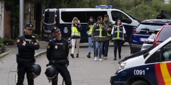 Dopisové bomby zaplavily Španělsko. Souvisí s válkou na Ukrajině, trhavinu dostal i premiér