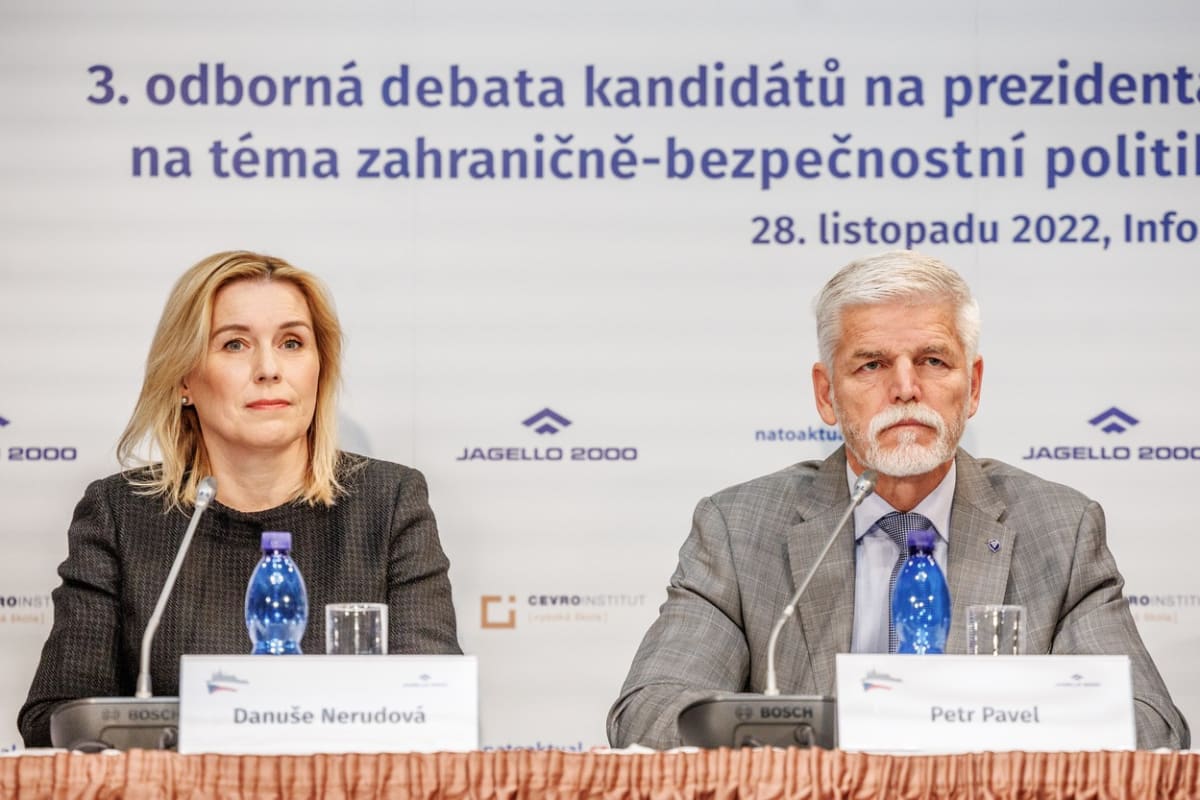 Bývalá rektorka a bývalý generál mají nejvíce preferenčních hlasů v předběžných průzkumech společně s expremiérem Andrejem Babišem (ANO).