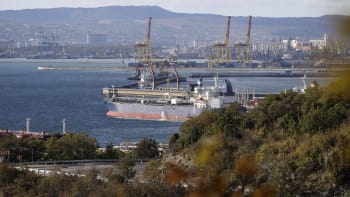 Cenový strop pro ruskou ropu: Evropští velvyslanci se dohodli na limitech pro tankery