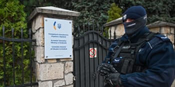 „Kmotrovské“ praktiky nepřítele? Evropa řeší prasečí oči v dopisech, Kyjev viní Rusko