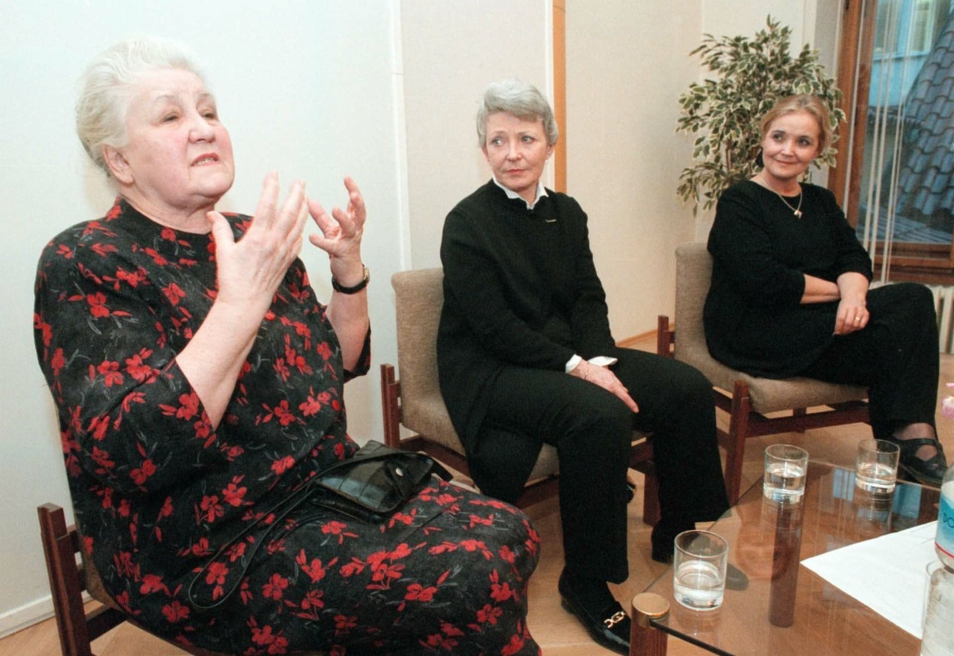 Jana Štěpánková s kolegyněmi Antonií Hegerlíkovou a Gabrielou Vránovou. 