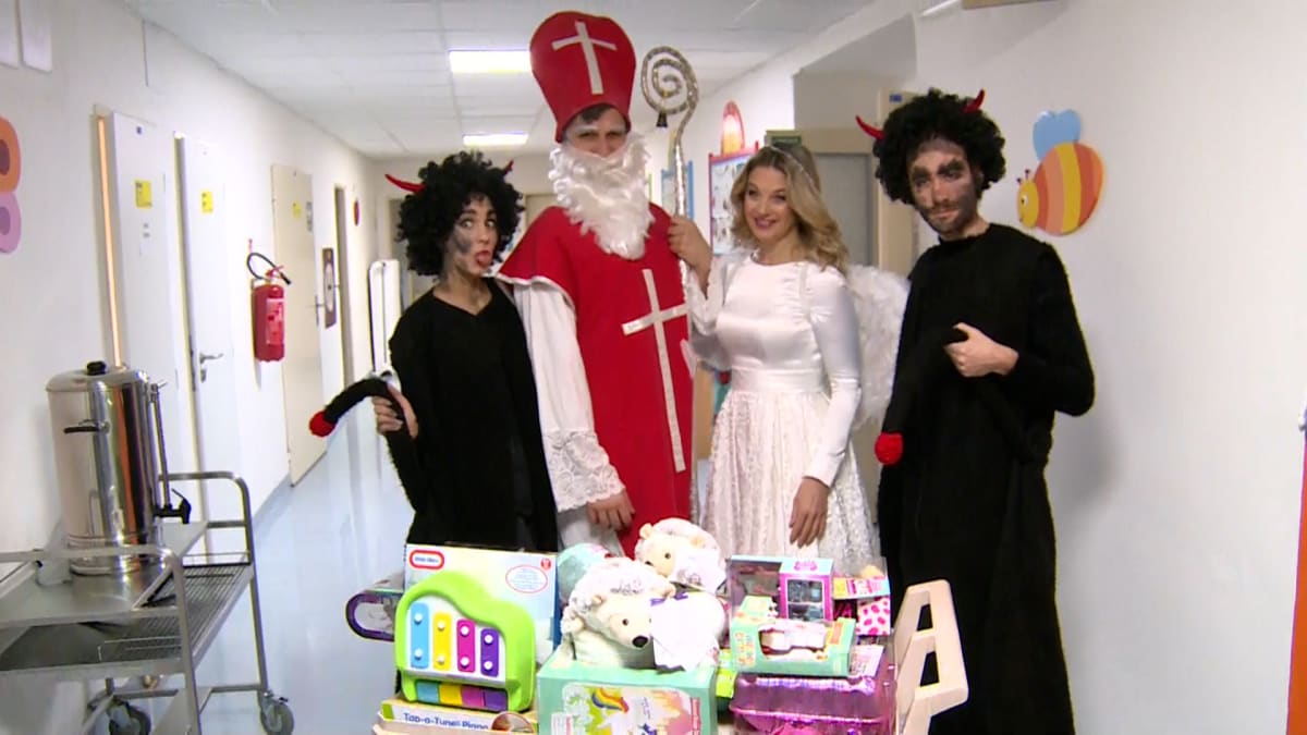 Herci ze seriálu ZOO potěšili děti v nemocnici.