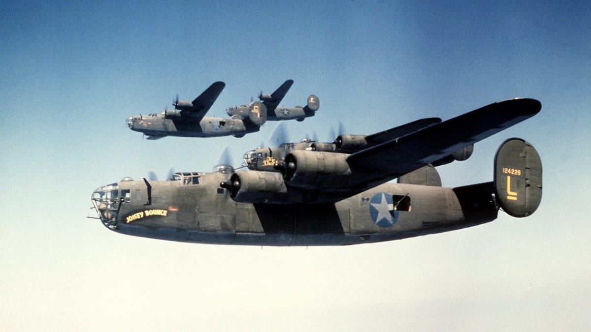 B-24 Liberator. Stroj, ve kterém létal i Vilda Jakš.
