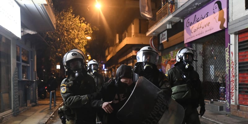Hlavním městem Řecka každoročně otřásají nepokoje (6.12.2021).