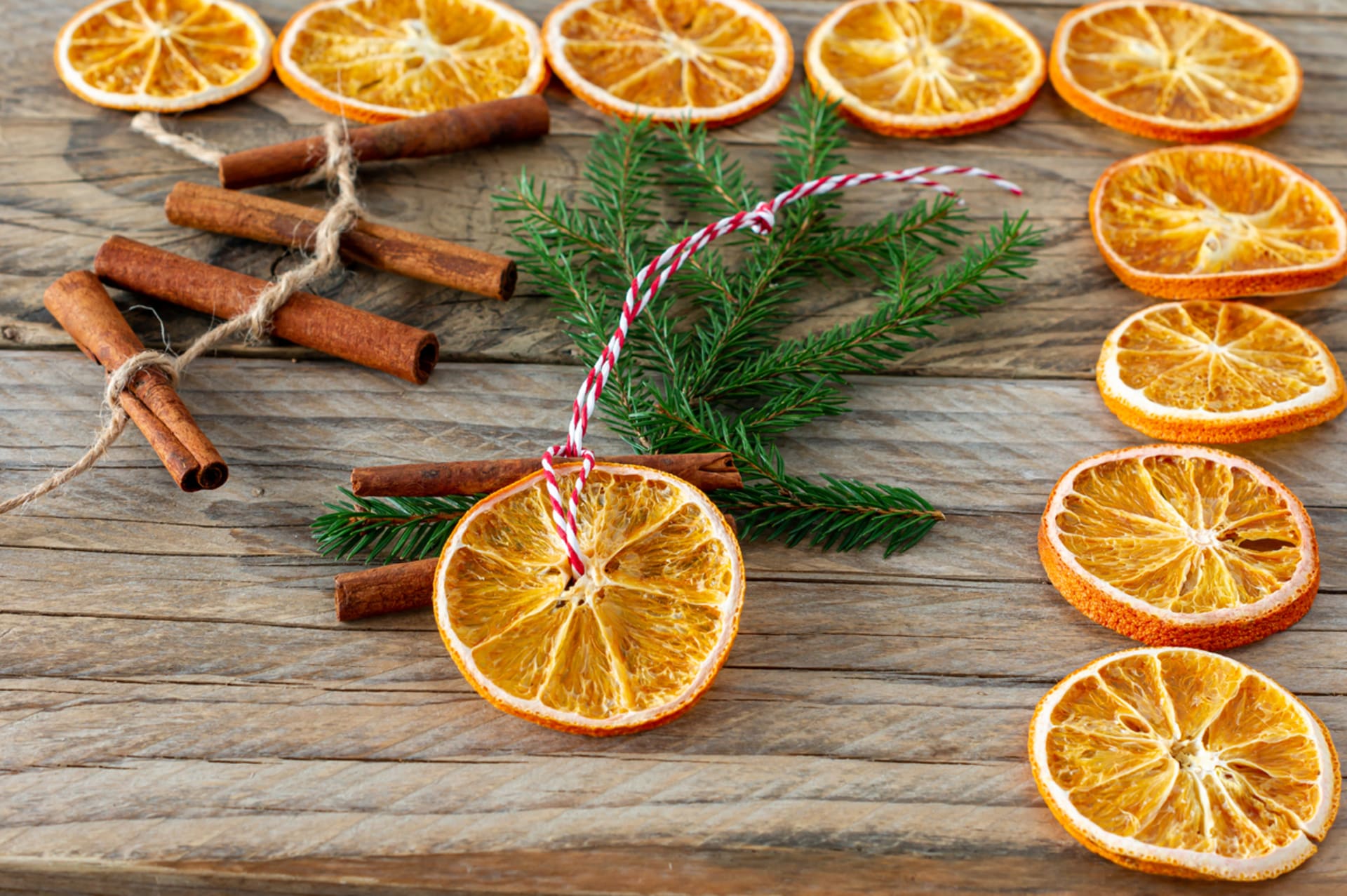 Suené plátky pomerančů pověste na vánoční stromek