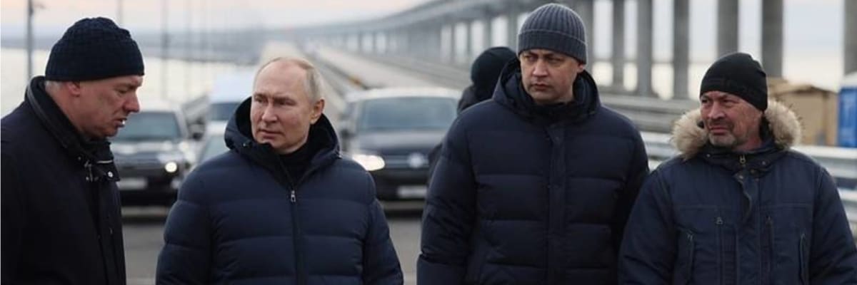 Video s Putinem na Kerčském mostě vyvolává otázky. Proč řídil auto ze Západu?