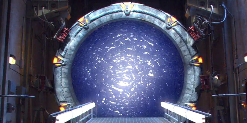 Hvězdná brána stabilizuje červí díru (ilustrační foto)