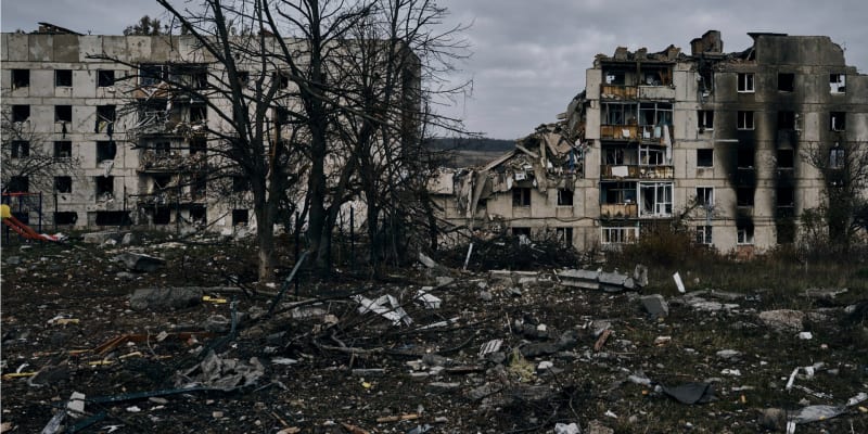 Následky ruského bombardování Bachmutu