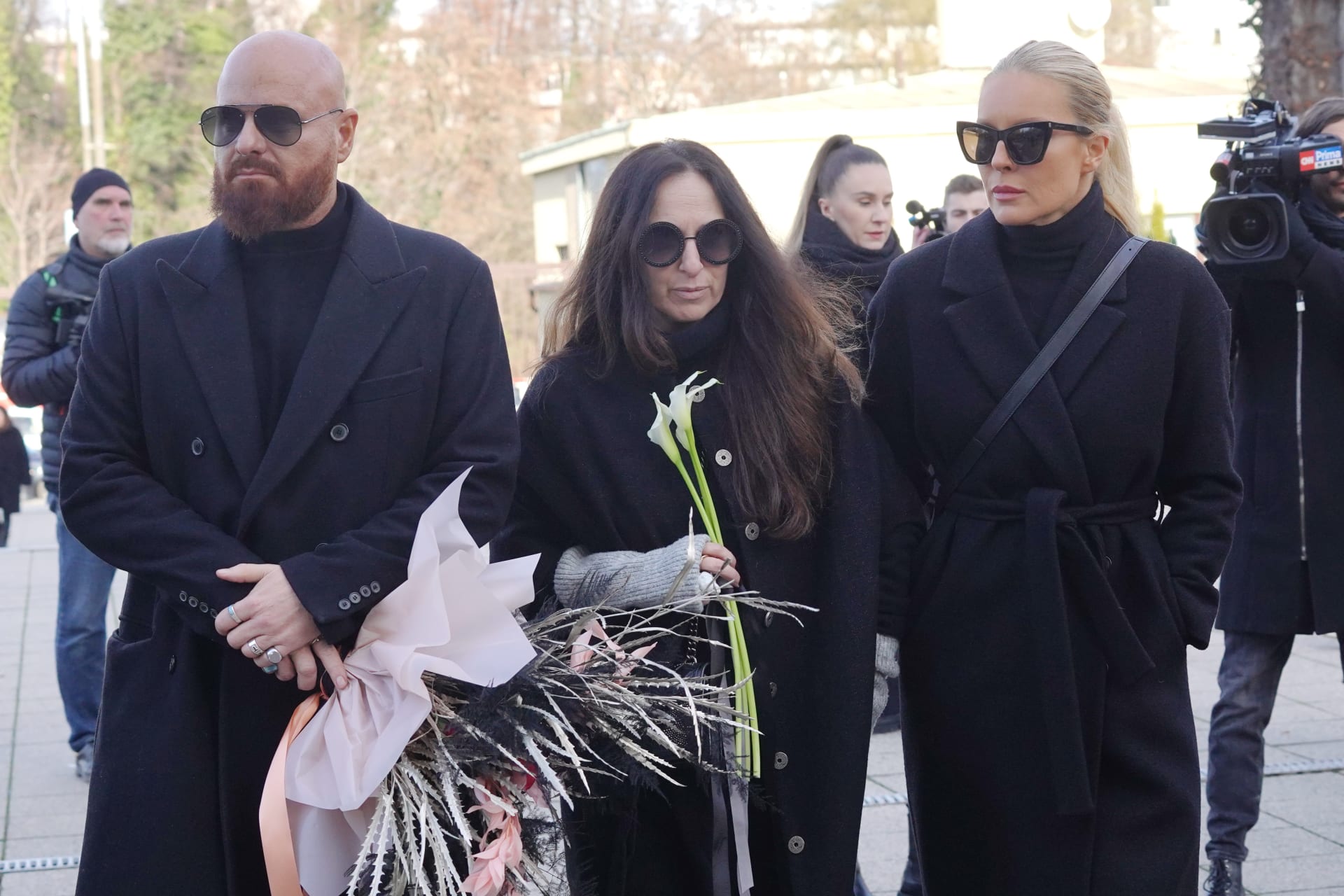 Na pohřeb Honzy Pokorného samozřejmě dorazila Simona Krainová.