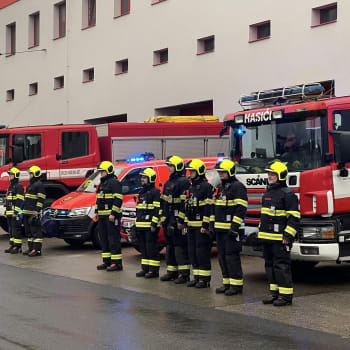Také hasiči z Ústí nad Labem - Všebořic uctili památku zesnulého kolegy minutou ticha.