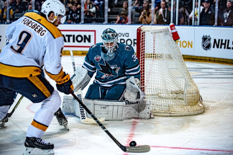 Hokejisté Nashvillu vyhráli na úvod nové sezony NHL v Praze oba zápasy.