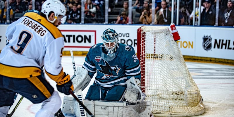 Hokejisté Nashvillu vyhráli na úvod nové sezony NHL v Praze oba zápasy.