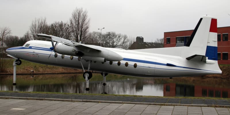 Letoun typu Fokker F27 vystavený v Amsterdamu