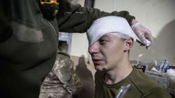 OBRAZEM: Peklo jménem Bachmut. Ukrajinci mají v brutálních bojích mnoho raněných