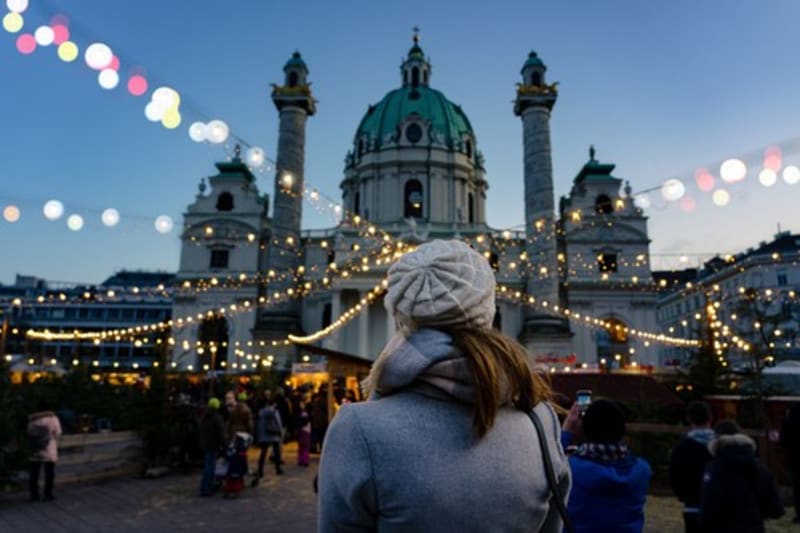 Vídeň je tradiční destinací kam za vánočními trhy.