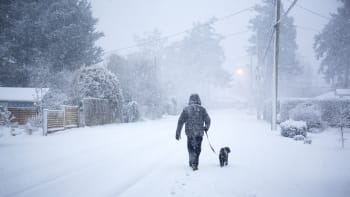 Česko zasypou desítky centimetrů sněhu. Meteorologové připustili vysoké nebezpečí