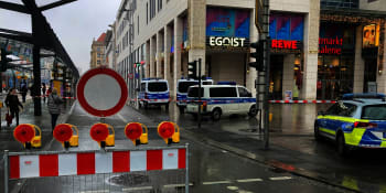 Drama v Drážďanech: Ozbrojenec zastřelil matku, pak držel rukojmí. Nakonec sám zemřel