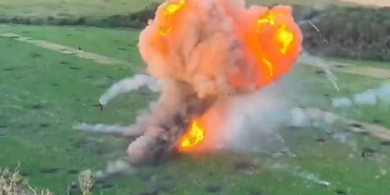 Video zveřejněné Generálním štábem Ukrajiny ukazuje výbuch ruského tanku T-80. (Ilustrační foto)