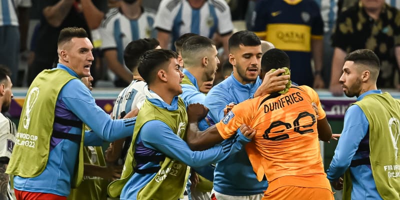 Potyčka při zápase Argentiny s Nizozemskem
