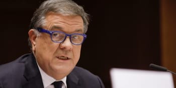 Korupce v Evropském parlamentu: Politik si užíval dovolenou za miliony, podezřelá je i rodina