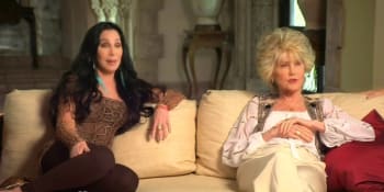 Smutek před Vánoci, zpěvačce Cher zemřela maminka. Byla jako Rocky, vzpomíná bohyně popu