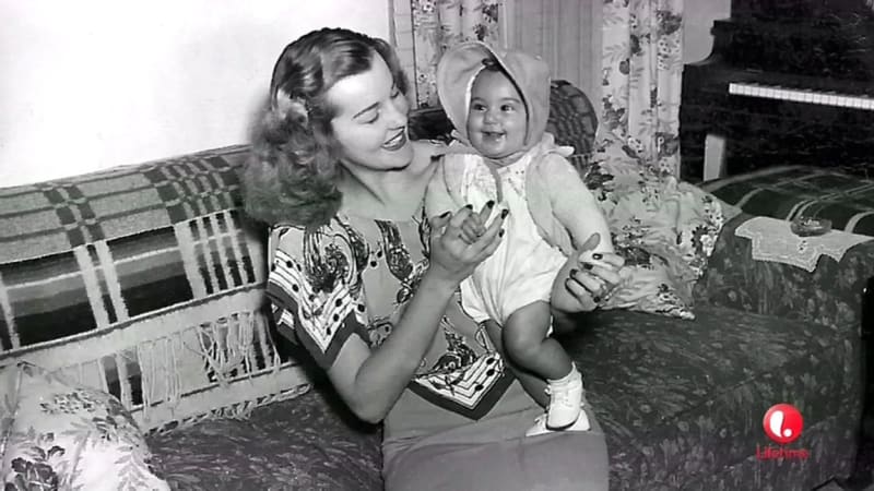 Malá Cher se svoji matkou Georgií