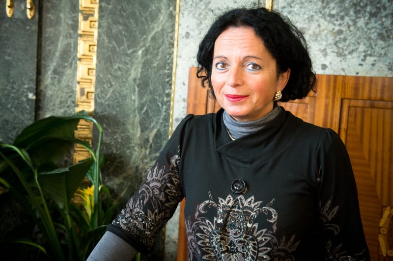 Vida Neuwirthová je dnes spisovatelkou a průvodkyní, také vede dětské divadlo.