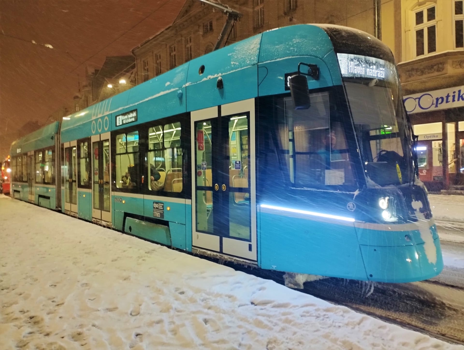 Ostrava, centrum. Pondělní sněhová kalamita v moravskoslezské metropoli.
