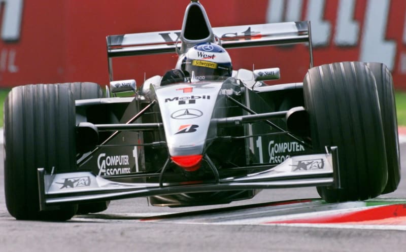 Häkkinen vyhrál celý šampionát formule 1 v letech 1998 a 1999.