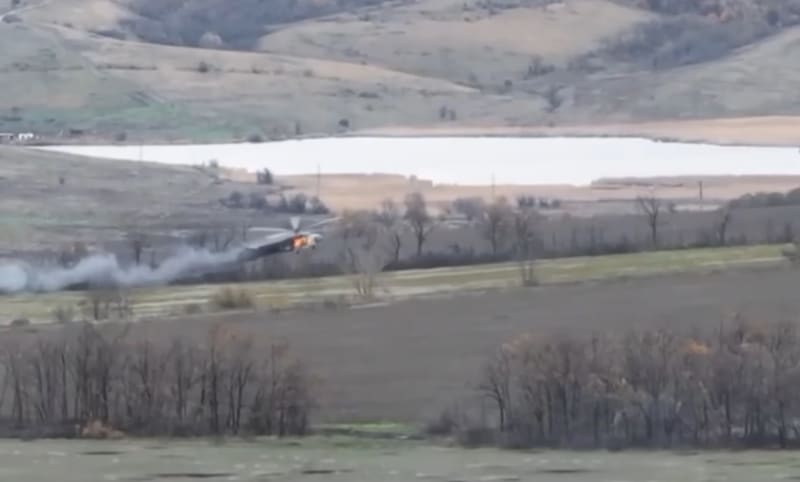 Ukrajinci zveřejnili nové záběry z podzimového úderu na ruský vrtulník.