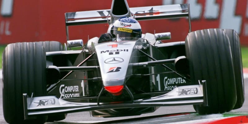 Häkkinen vyhrál celý šampionát formule 1 v letech 1998 a 1999.