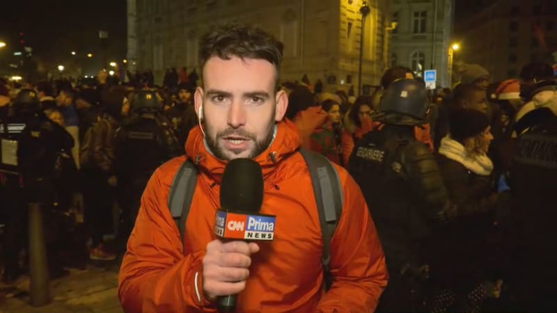 Petardy i davová panika. Reportér CNN Prima NEWS popsal, jak ve Francii slaví finále