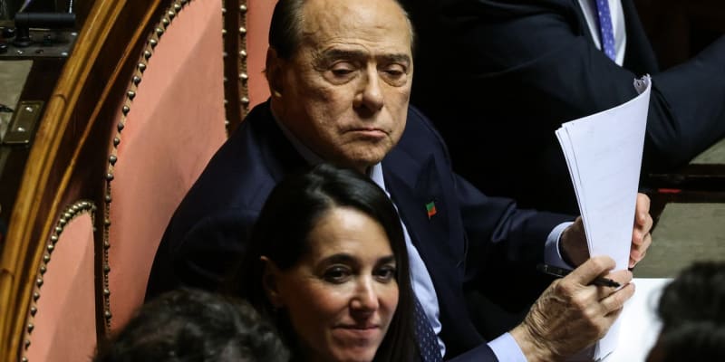 Bývalý italský premiér Silvio Berlusconi nabídl fotbalistům Monzy netradiční motivaci.
