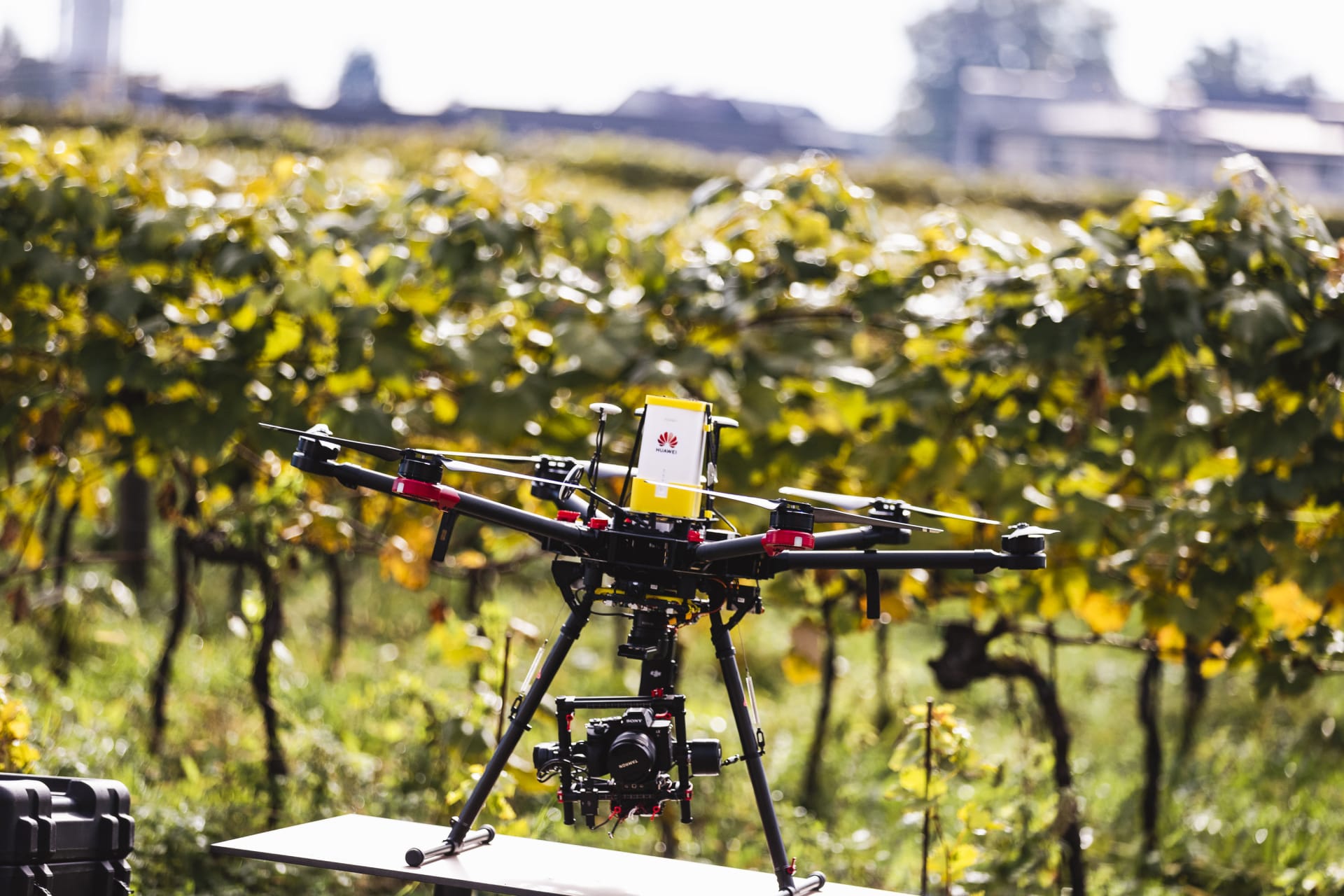Výsledek spolupráce gigantů Huawei a Dronetech, robotičtí farmáři