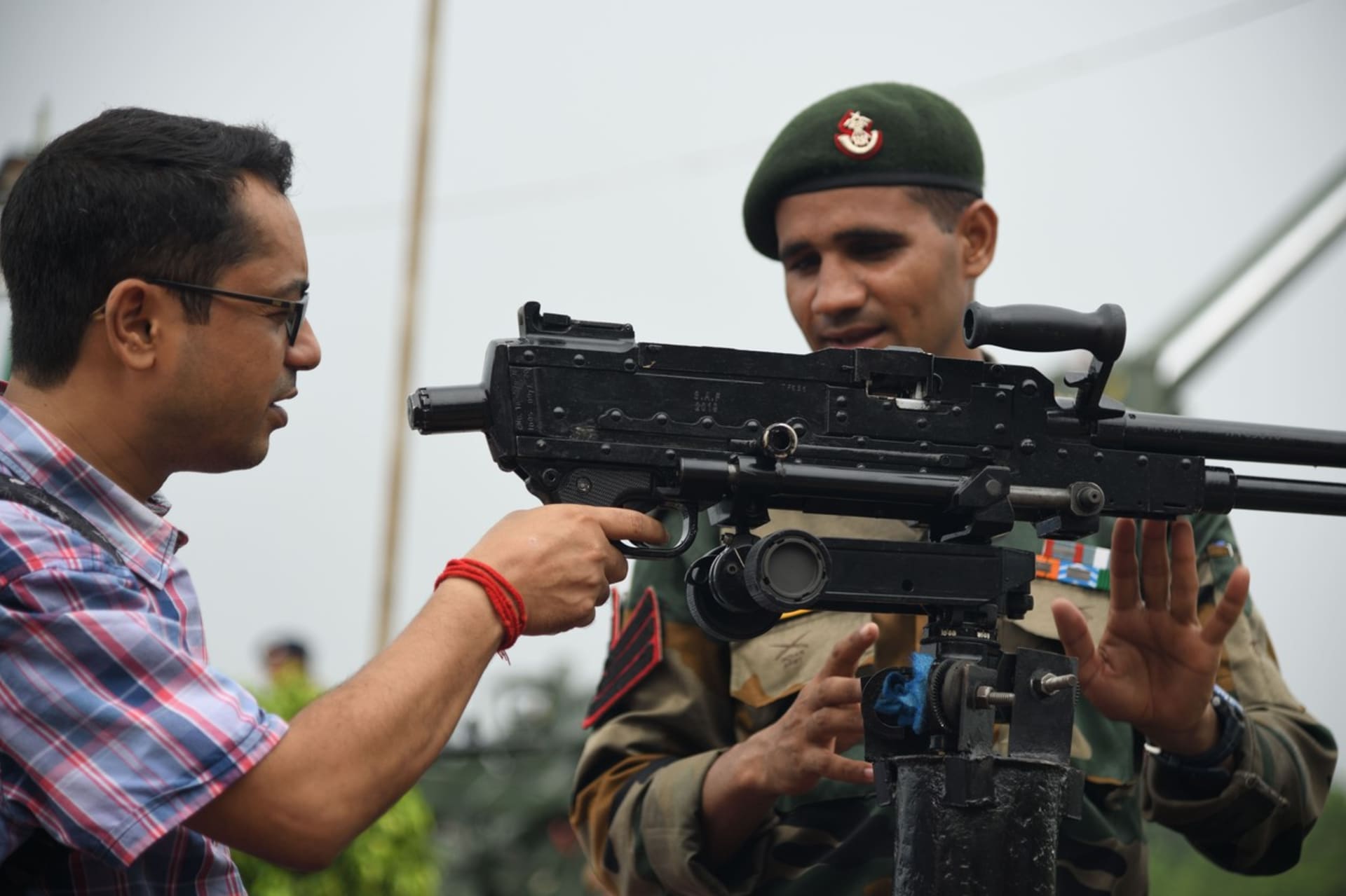 Indická armáda předvádí svoji techniku