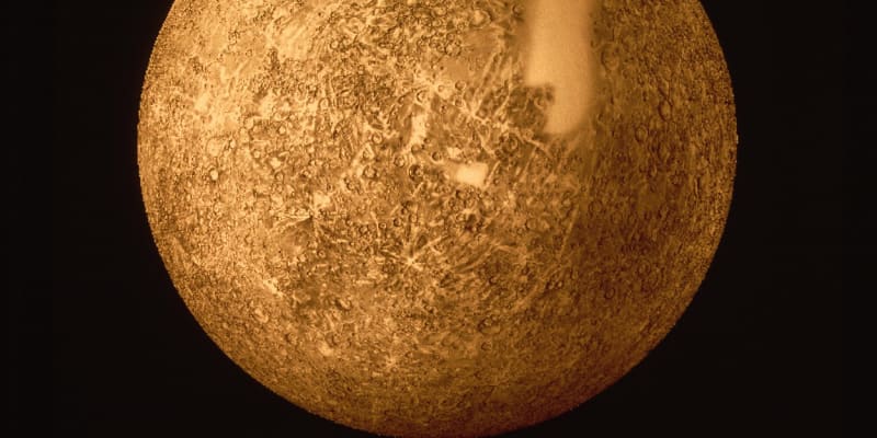Mozaikový snímek Merkuru pořízený sondou Mariner 10