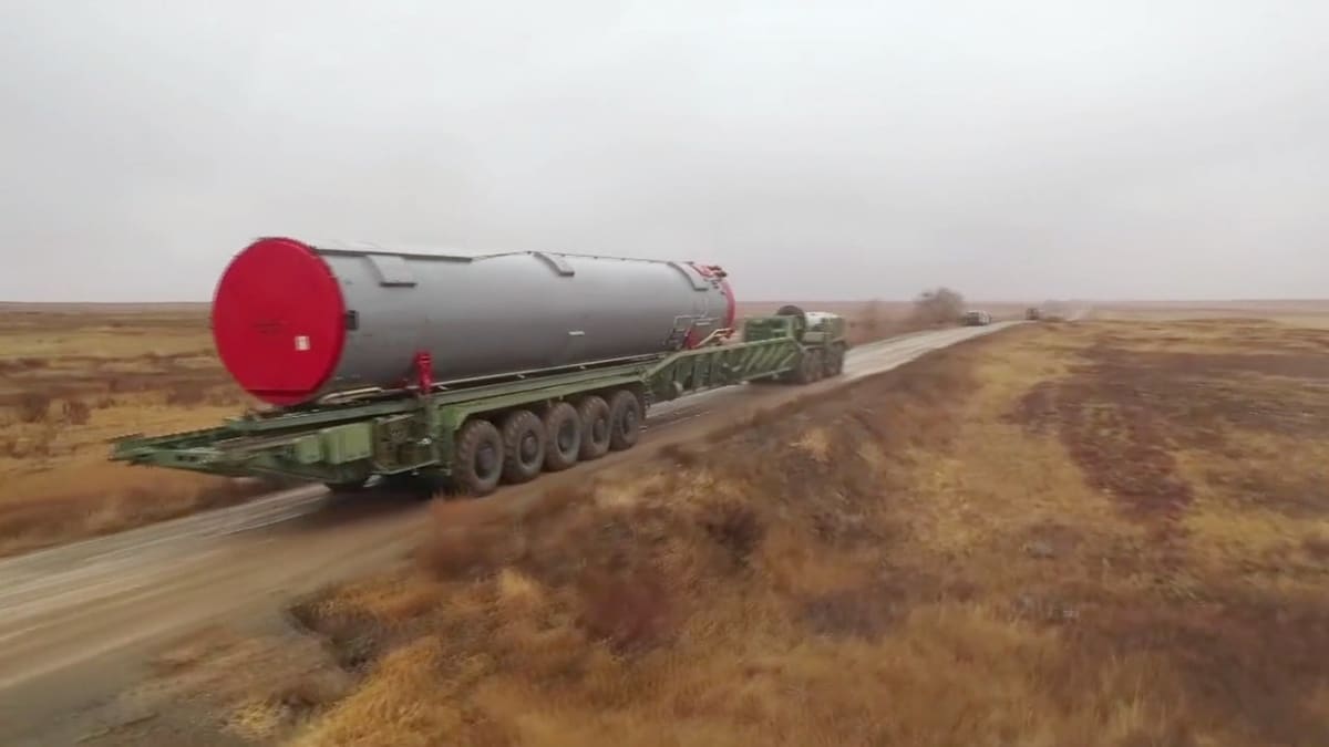 Rusko oznámilo, že uvede do provozu hypersonické rakety Avangard.