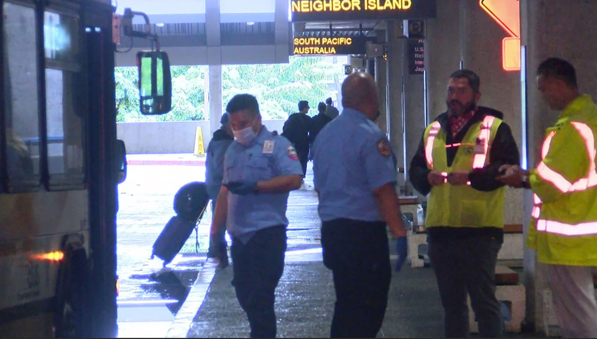 Kvůli turbulencím se na palubě letadla do Honolulu vážně zranilo 11 lidí.
