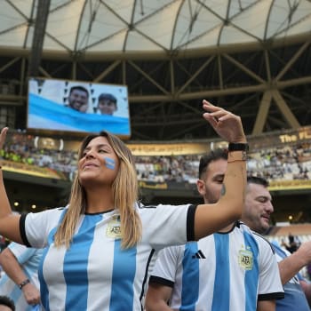 Argentinští fanoušci se radují z vítězství.