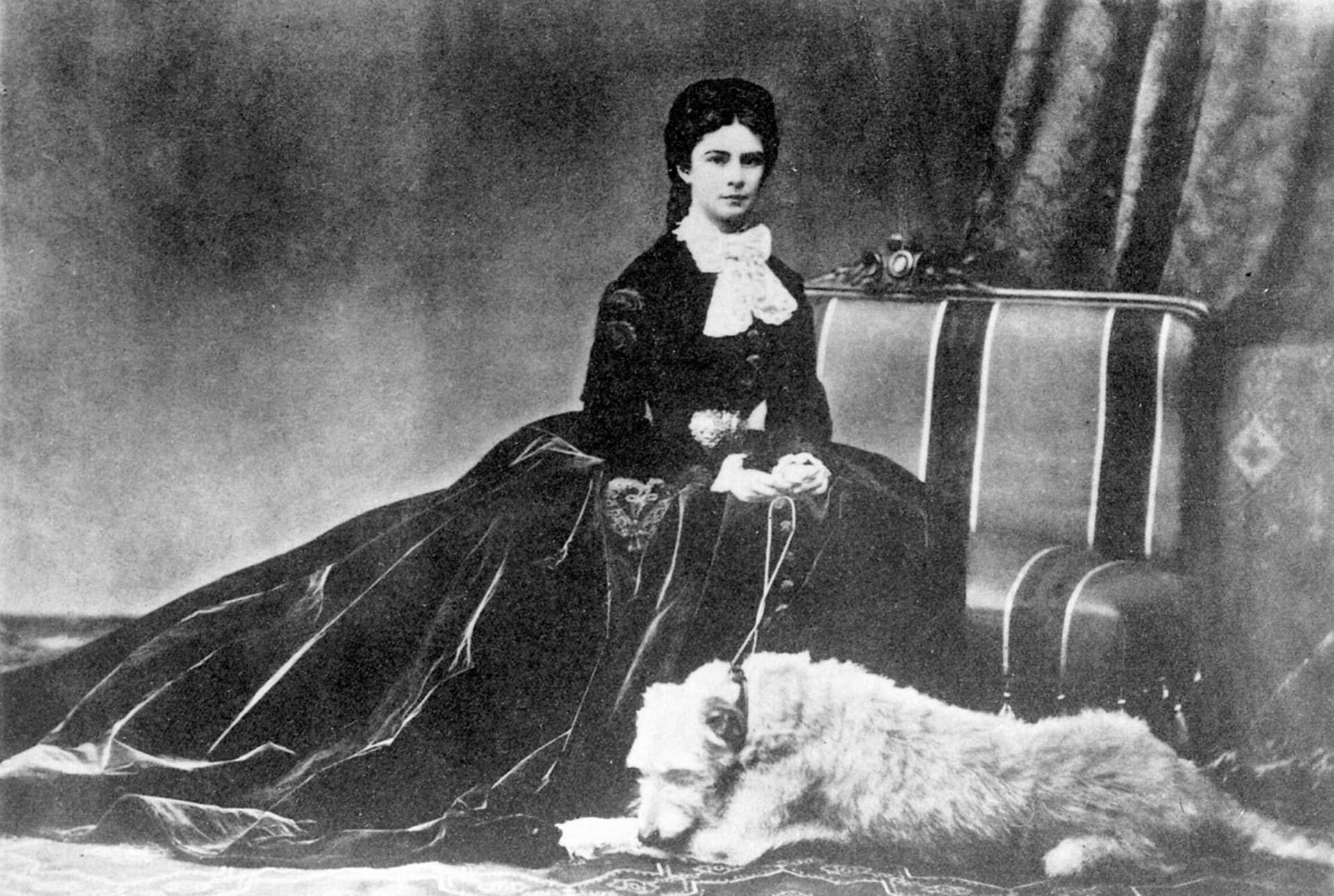 Císařovna Alžběta Bavorská v roce 1867, kdy jí bylo 30 let.